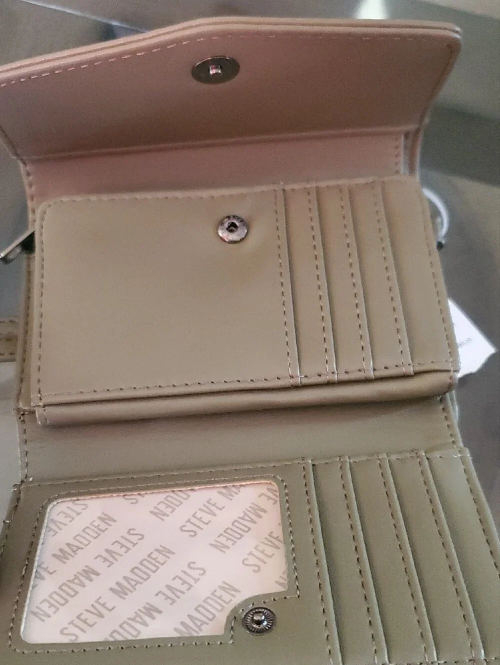 Steve Madden compact trifold